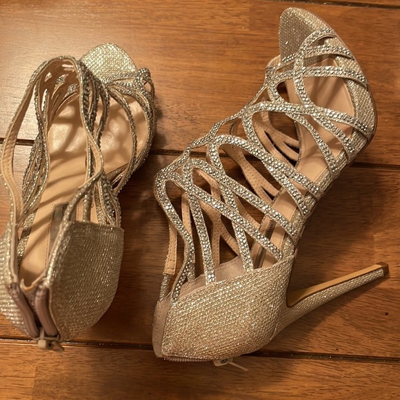 INC Champagne Glitter🥂 Booties 4 “ heels worn 1 hour At Wedding $119 - Picture 4 of 8